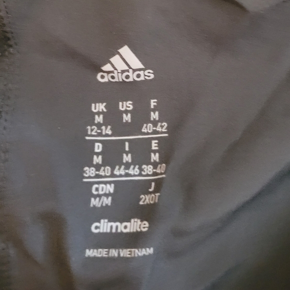 Adidas shorts  size M - Picture 3 of 3